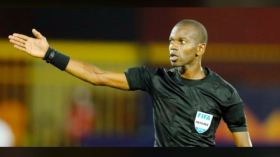 حكم مباراة الجزائر ونيجيريا