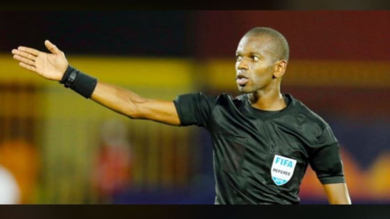 حكم مباراة الجزائر ونيجيريا