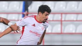 بِالفيديو: بونجاح يُهدر ركلة جزاء