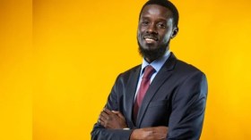 الرئيس السنغالي يهدي أعضاء ولاعبي المنتخب أموالاً وقطعا أرضية