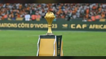 المخزن يَنحرُ نفسه