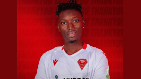 إدارة مولودية وهران تفسخ عقد اللاعب جوبي