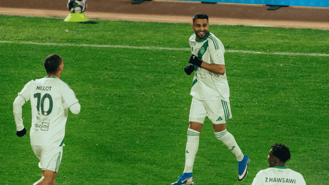 رياض محرز يفوز بجائزة هدف الجولة في الدوري السعودي