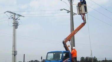 Vaste opération de maintenance du réseau électrique dans six wilayas du Sud