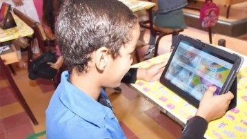 اللوحة الرقمية في المدرسة: ما لها وما عليها!