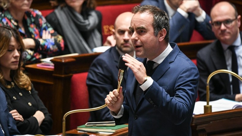 France: Fin des avantages « à vie » pour les anciens Premiers ministres et ministres de l’Intérieur