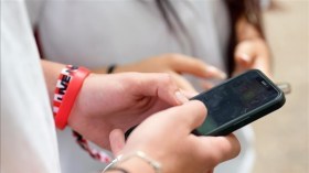 France: Une loi interdisant les réseaux sociaux pour les moins de 15 ans adoptée