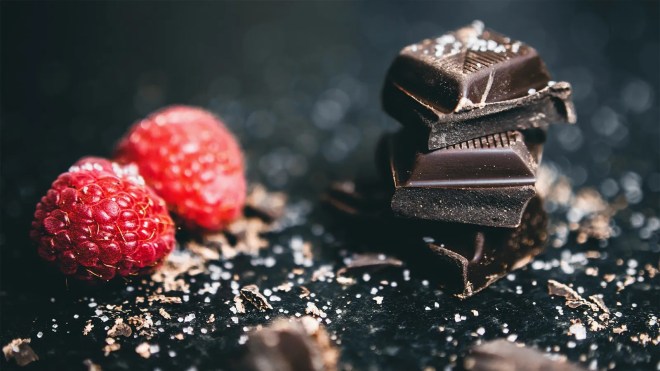 تعرّف على 8 أطعمة تُشعرك بالسعادة
