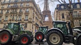 كيف خنقت باريس مزارعي الحبوب بتصعيد الأزمة مع الجزائر؟