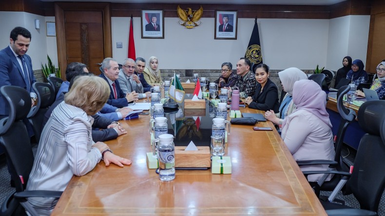 مباحثات لتشجيع السياحة بين الجزائر وأندونيسيا