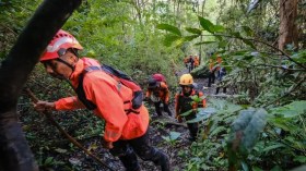 لا أثر لركابها.. العثور على حطام الطائرة الإندونيسية المفقودة  