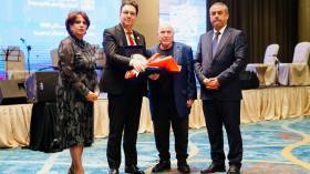 بن دودة تدعو لإعداد استراتيجية وطنية جديدة لصناعة الكتاب