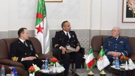 الجزائر وإيطاليا تعززان شراكتهما في صناعة الدفاع والتقنيات العسكرية