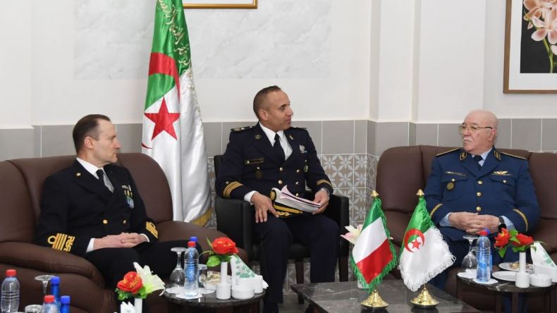 الجزائر وإيطاليا تعززان شراكتهما في صناعة الدفاع والتقنيات العسكرية