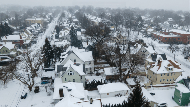 إعلان حالة الطوارئ في 21 ولاية.. العاصفة “فيرن” تُجمّد أمريكا