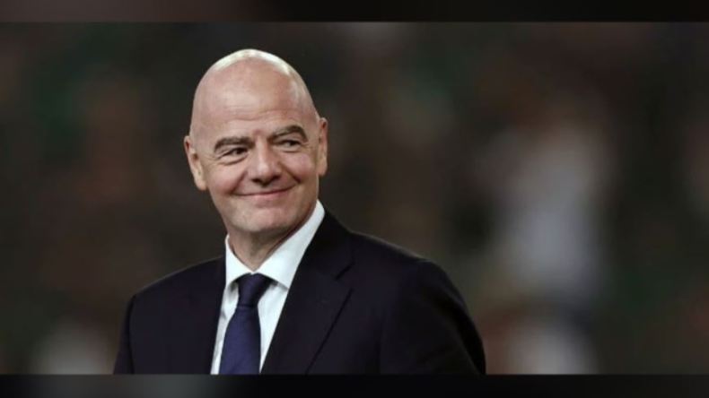 منح رئيس “الفيفا” الجنسية اللبنانية