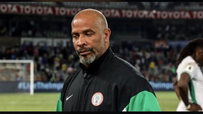 مدرب نيجيريا ينتقد بيتكوفيتش