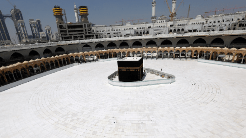 لماذا يبقى رخام صحن المطاف حول الكعبة باردًا طوال النهار؟