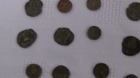 أمن قسنطينة يسترجع 405 قطع نقدية رومانية (فيديو)