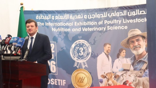 وزير الفلاحة يفتتح الصالون الدولي للدواجن بسطيف ويستعرض تطور الشعبة