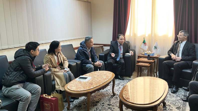 استثمارات أجنبية جديدة قيد الدراسة في قطاعات استراتيجية بالجزائر