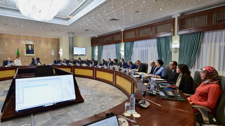 مخطط تطوير المحروقات 2026-2030 على أجندة الحكومة