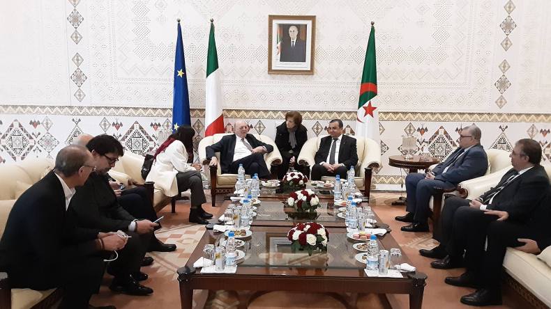 وزير البيئة وأمن الطاقة الإيطالي يصل إلى الجزائر
