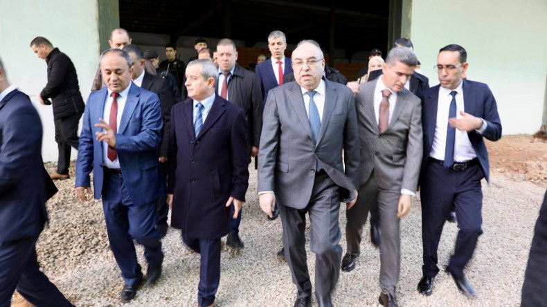 قويدري يعلن إعادة بعث مشروع صيدال بمستغانم