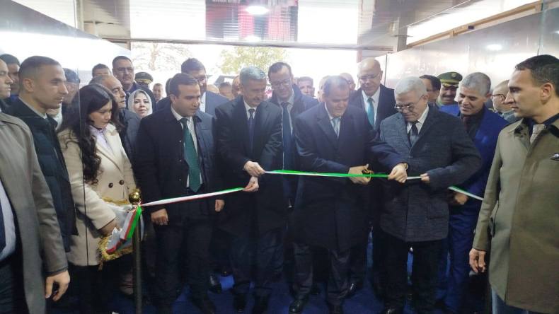 رزيق يفتتح صالون الأواني والأجهزة الكهرومنزلية والمنتجات البلاستيكية بسطيف