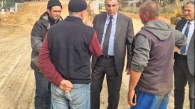 في زيارة فجائية.. جلاوي يتفقد مشاريع الطرقات بالعاصمة