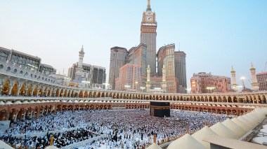 الحكومة تضع اللمسات الأخيرة على التحضيرات الخاصة بموسم الحجّ 1447ه