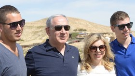 حارس نتنياهو السابق يكسر الصمت ويكشف فضائح عائلة رئيس الوزراء