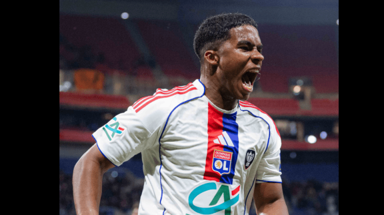 بالفيديو.. أندريك يواصل تألقه ويسجل هدفاً رائعاً في كأس فرنسا