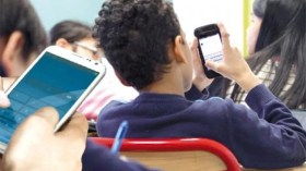 ممنوع تملك التلاميذ دون 16 سنة هواتف ذكيّة إلا بشروط!