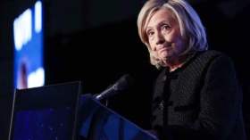 هيلاري كلينتون تتهم ترامب بالتستر على ملفات إبستين.. وهذا رده!