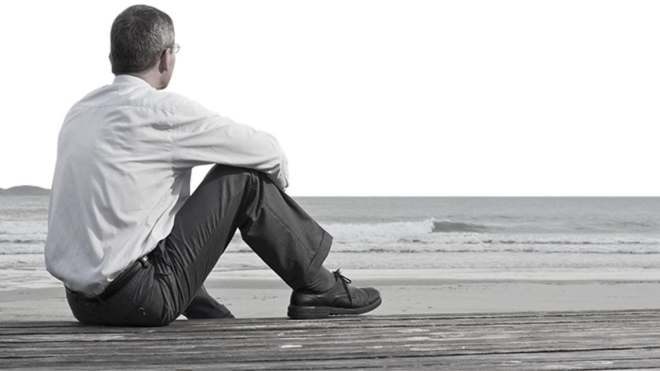 اكتئاب منتصف العمر.. يتحول إلى خرف وزهايمر وأورام سرطانية