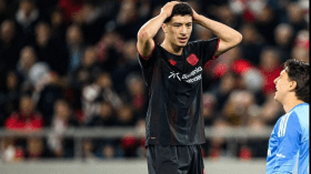 بالفيديو.. مازة يشارك في الفوز على أولمبياكوس بدوري الأبطال