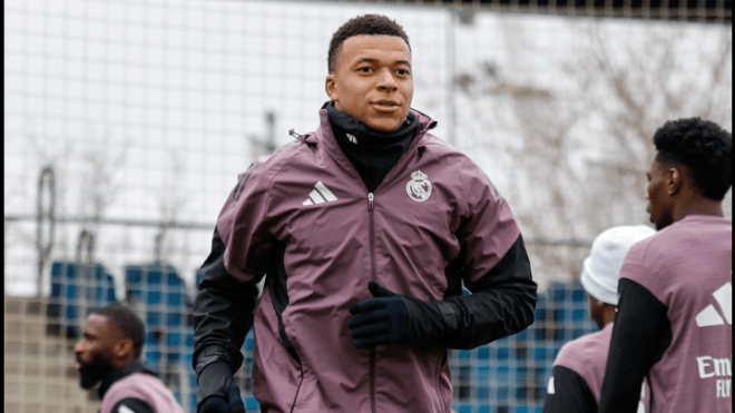 بالفيديو.. مبابي ينجو من إصابة خطيرة خلال التدريبات