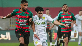 “كلاسيكو” من دون فائز والملاحق يتعثر أمام بلوزداد