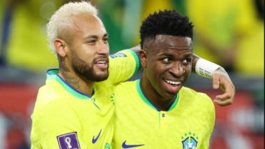 نيمار يسجل ثنائية ويدعم فينيسيوس برقصة مثيرة (فيديو)