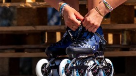 مراهقون يتحدون الموت في الطرقات لممارسة هواياتهم !