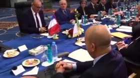 Saïd Sayoud et Laurent Nunez président une séance de travail élargie aux délégations des deux pays