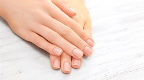 ماذا تقول أظافرك عن صحتك؟.. 8 علامات تحذيرية يجب الانتباه إليها