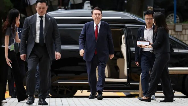 “التمرد” يقود رئيس كوريا الجنوبية السابق للسجن المؤبد