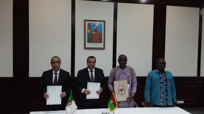 الجزائر وبوركينافاسو توقعان على محضر مباحثات في المحروقات والطاقة
