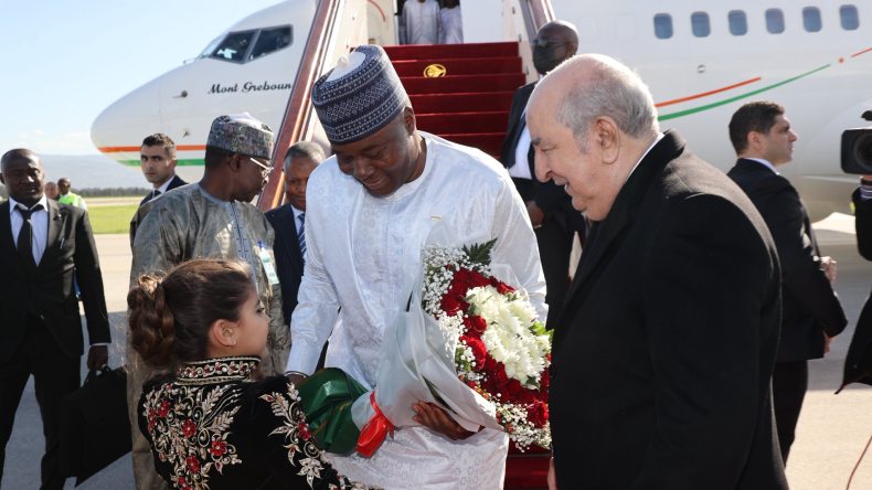 الرئيس تبون يستقبل رئيس جمهورية النيجر عبد الرحمن تياني