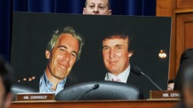 أي صفحة من ملفات إبستين يريد ترامب طيها؟