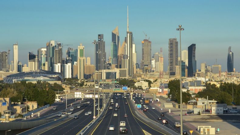 رويترز: سماع دوي انفجارات في الكويت والبحرين وأبو ظبي