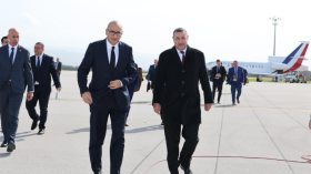 وزير الداخلية الفرنسي يشرع في زيارة إلى الجزائر