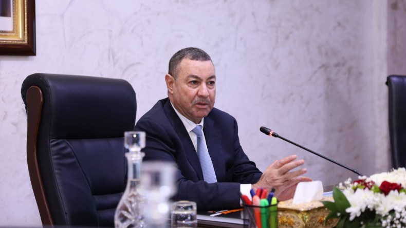 استيراد 10 آلاف حافلة.. سعيود يترأس اجتماعا تنسيقيا